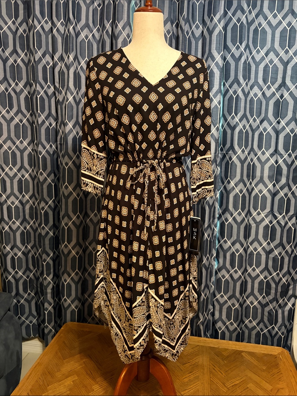 MSK Black and Cream Printed V-Neck Tie-Waist Midi Dress